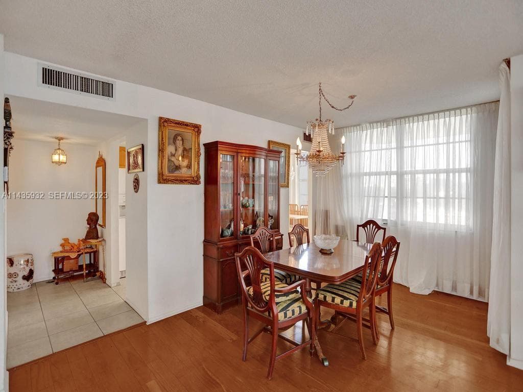 18051 Biscayne Blvd 304 photo 18