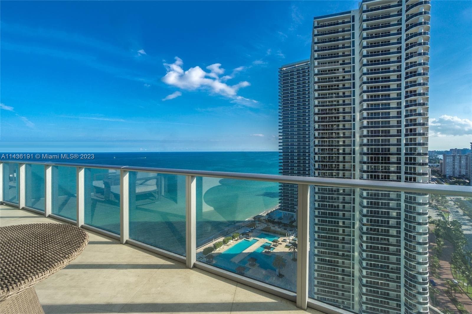 4111 S Ocean Dr 2307 photo 3