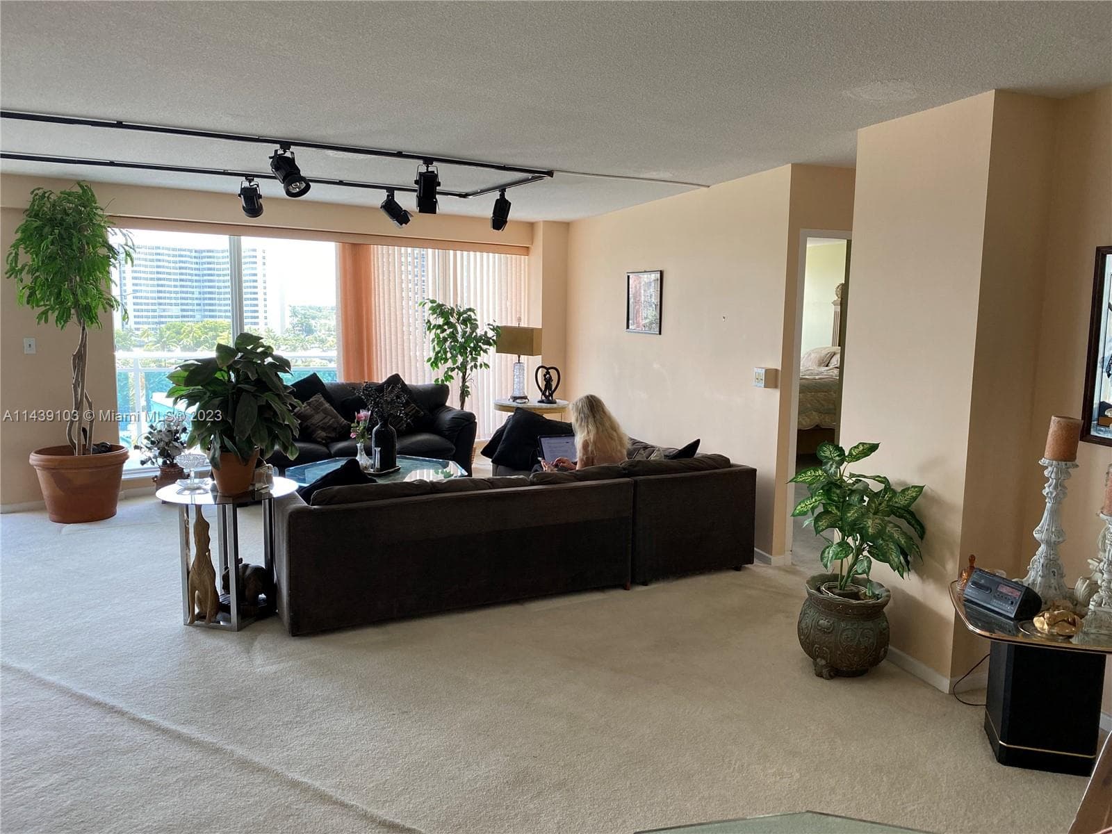 3430 Galt Ocean Dr 712 photo 4