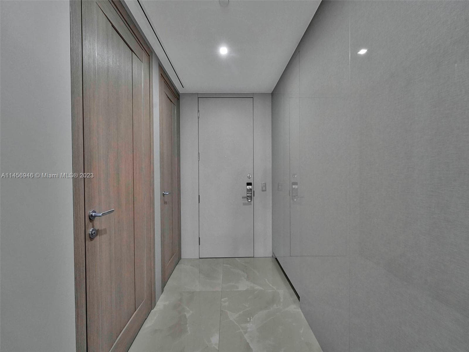 2503 photo 9