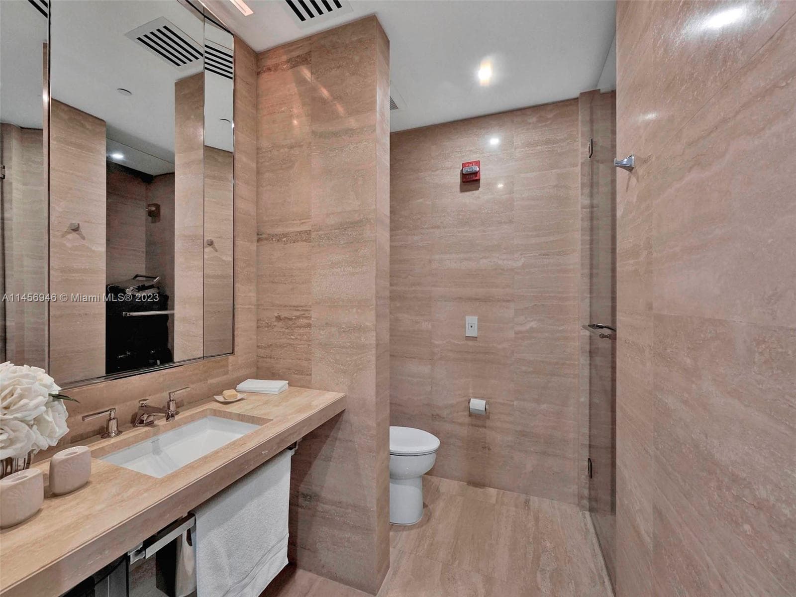 2503 photo 10