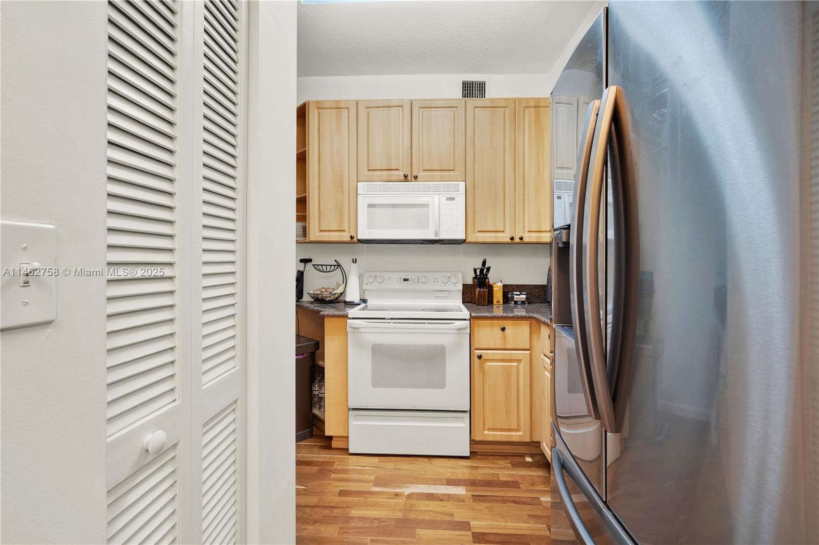 1 Century Ln 209 photo 19
