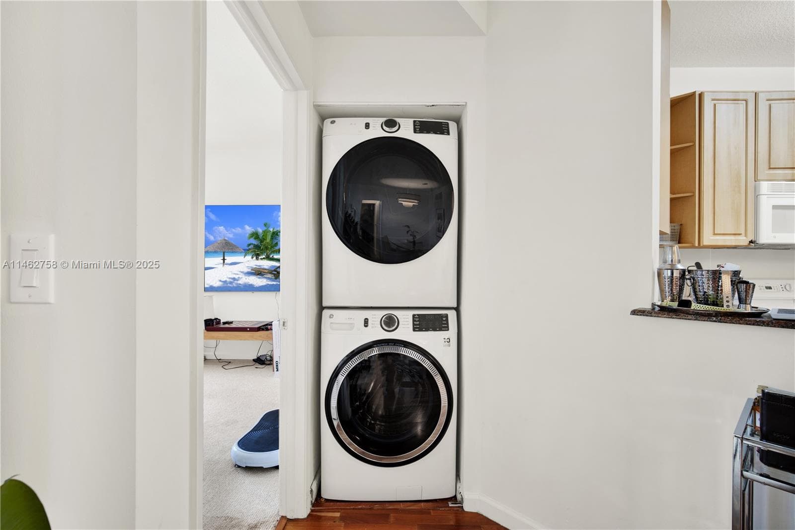 1 Century Ln 209 photo 25