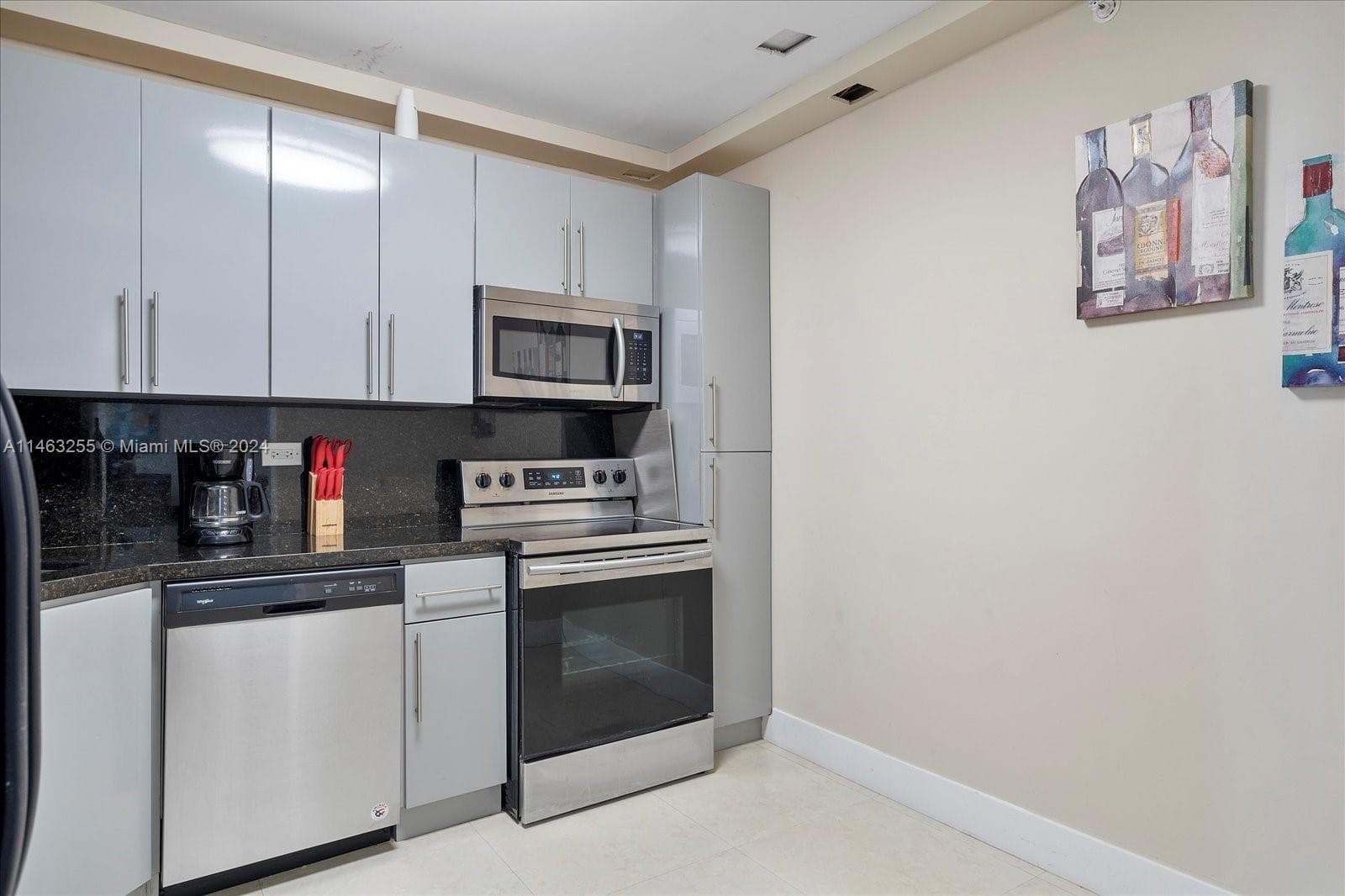 5601 Collins Ave 1514 photo 25