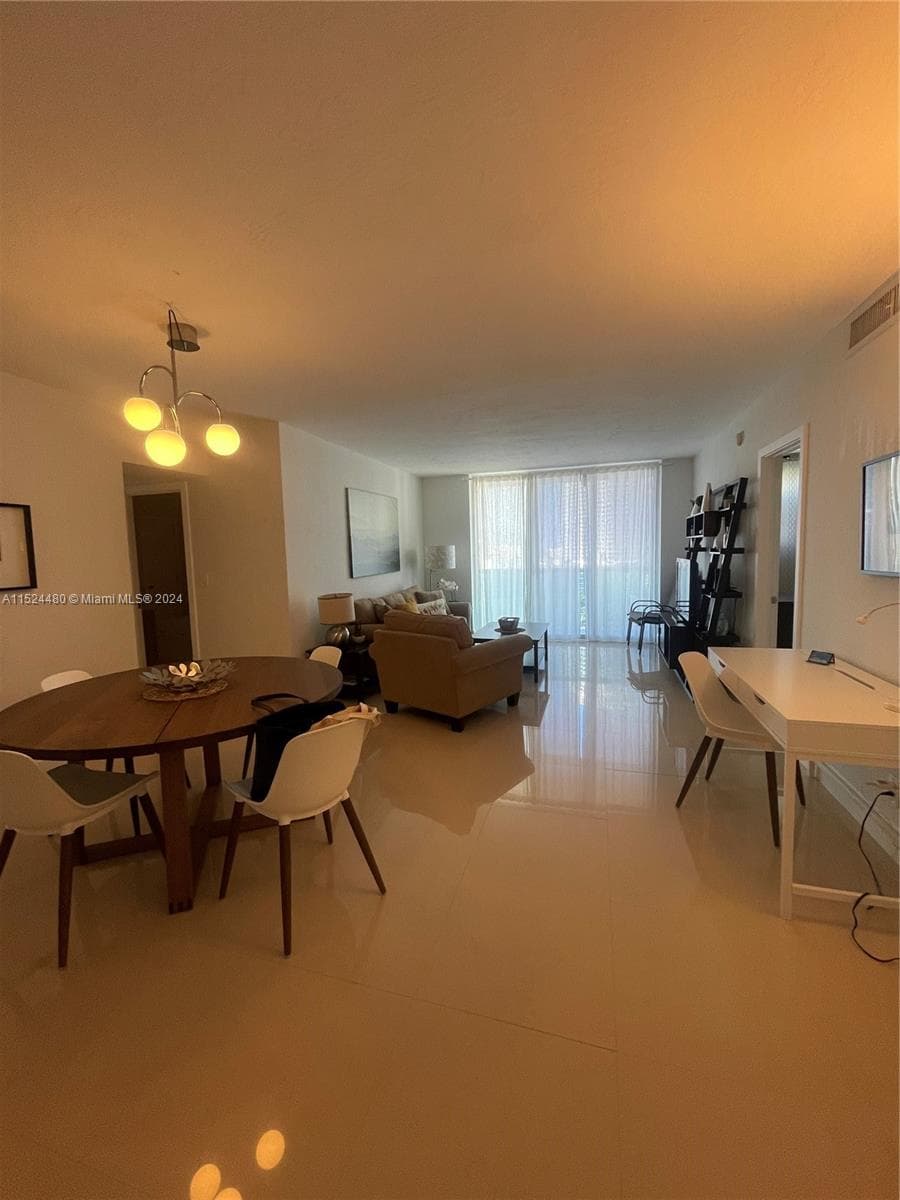 3801 S OCEAN DR 15V photo 1