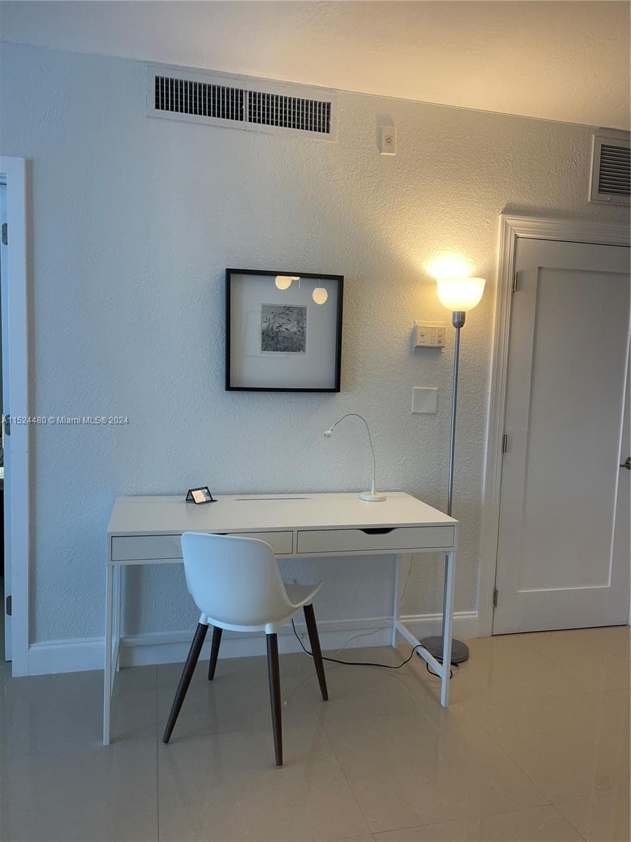 3801 S OCEAN DR 15V photo 5