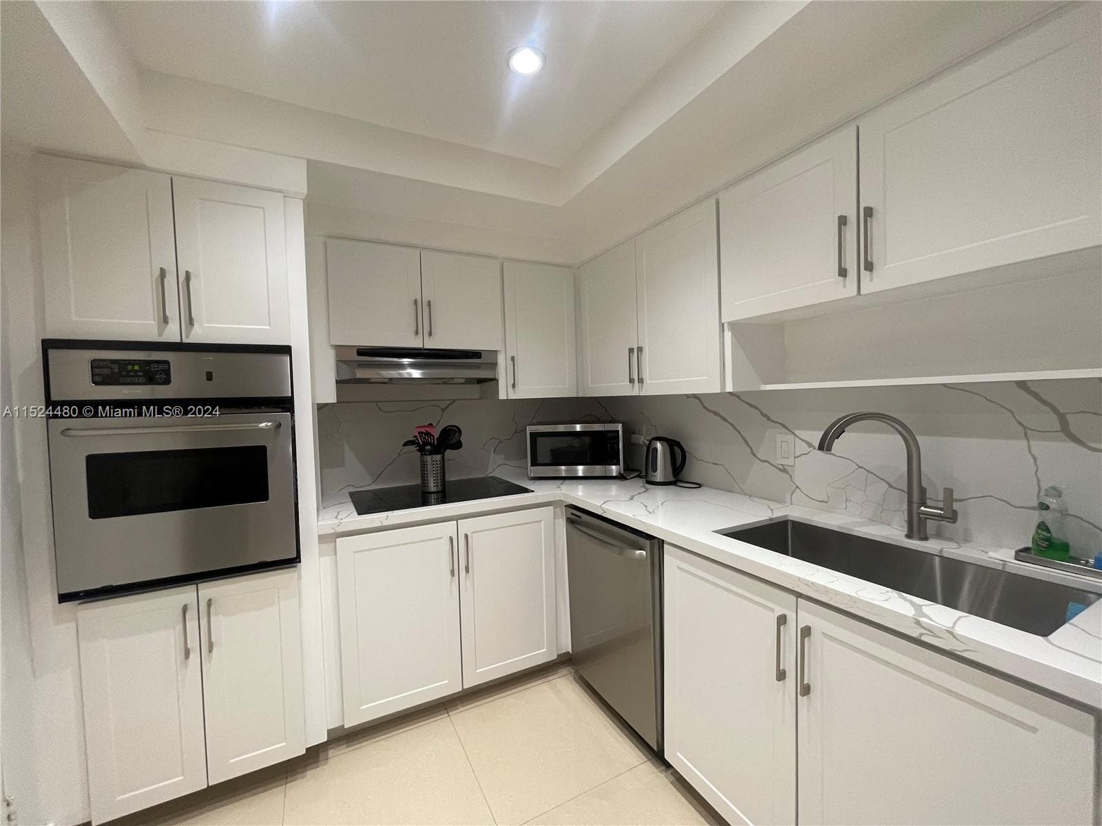 3801 S OCEAN DR 15V photo 11