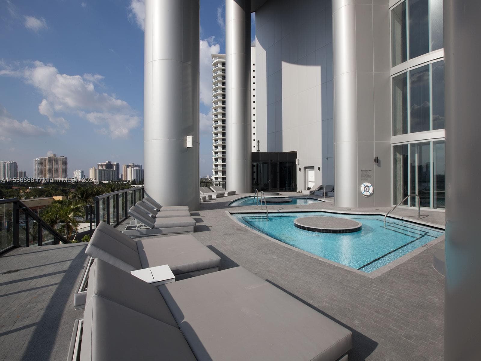18555 Collins Ave 3501 photo 22