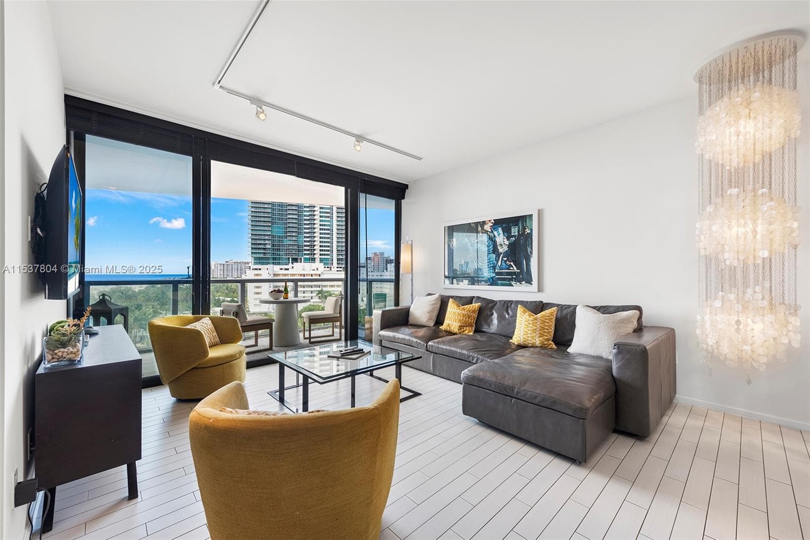 2201 Collins Ave 814 photo 7