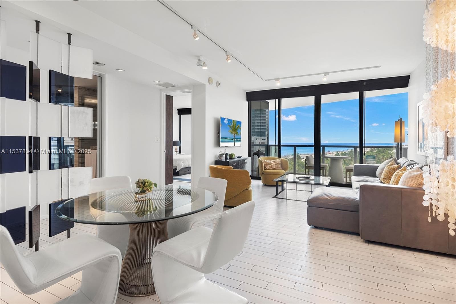 2201 Collins Ave 814 photo 10