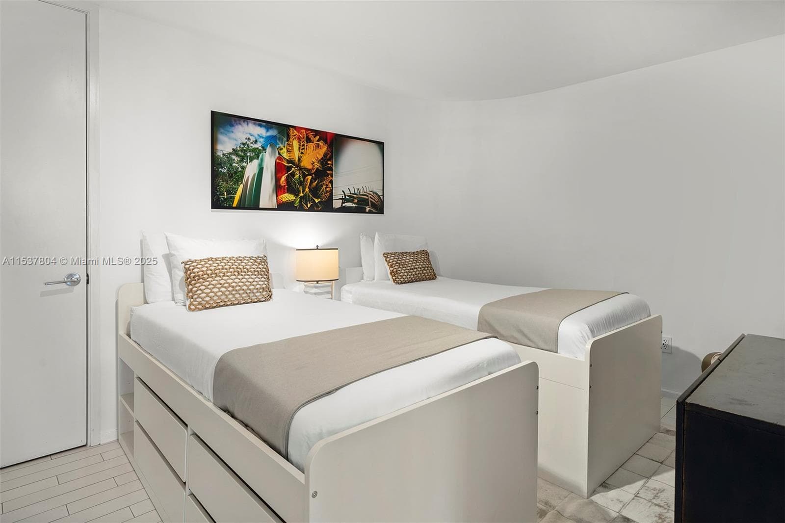 2201 Collins Ave 814 photo 25