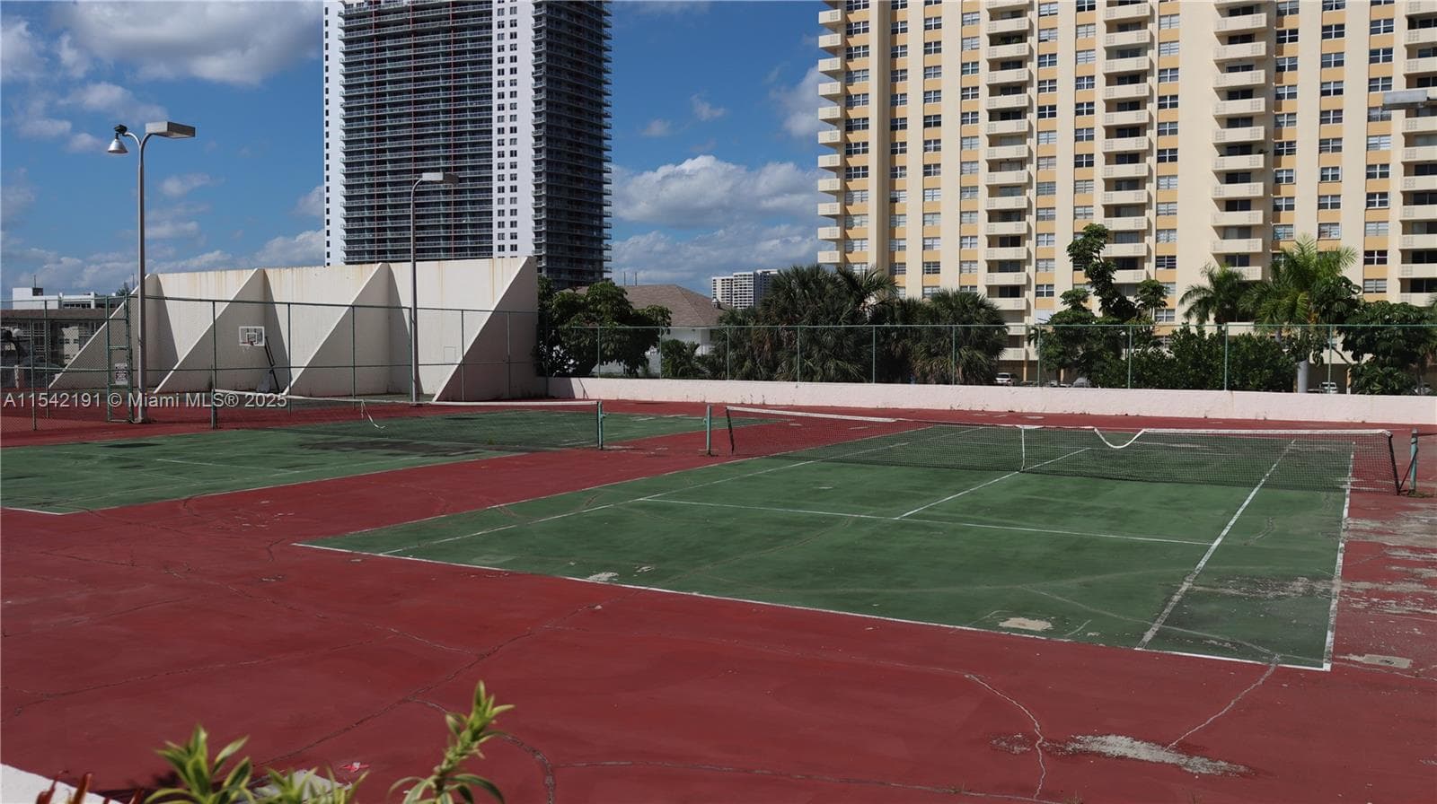 1865 S Ocean Dr 4F photo 21
