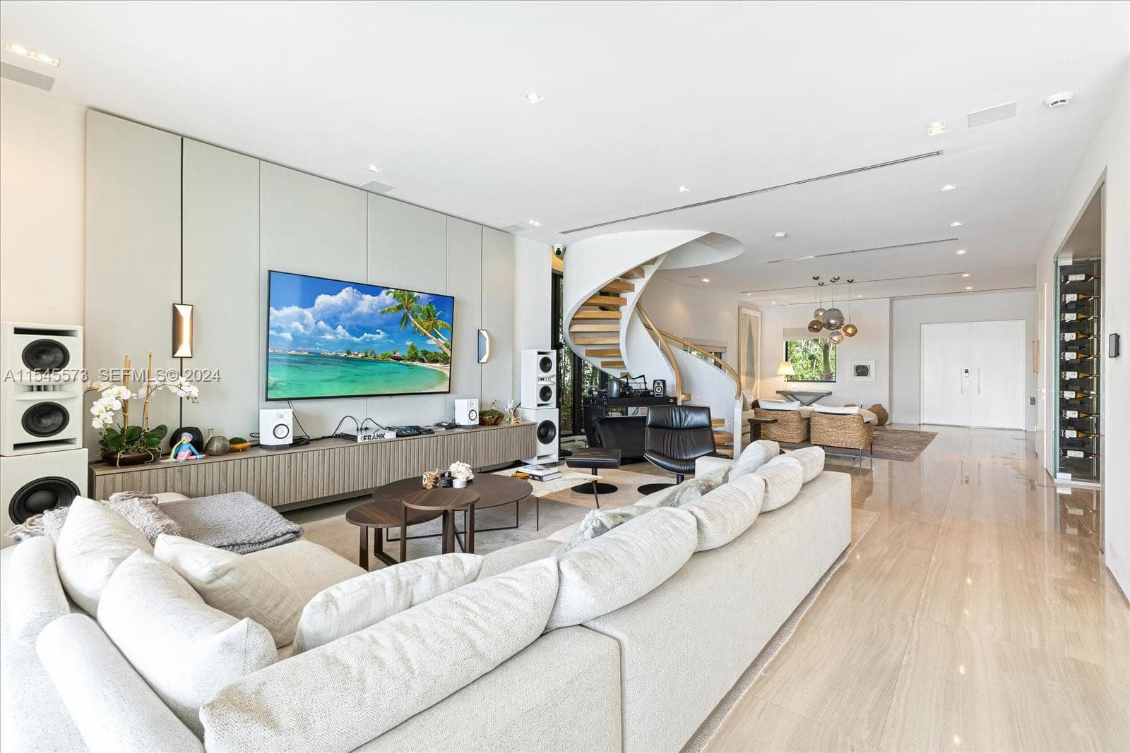 401 E Rivo Alto Dr photo 13