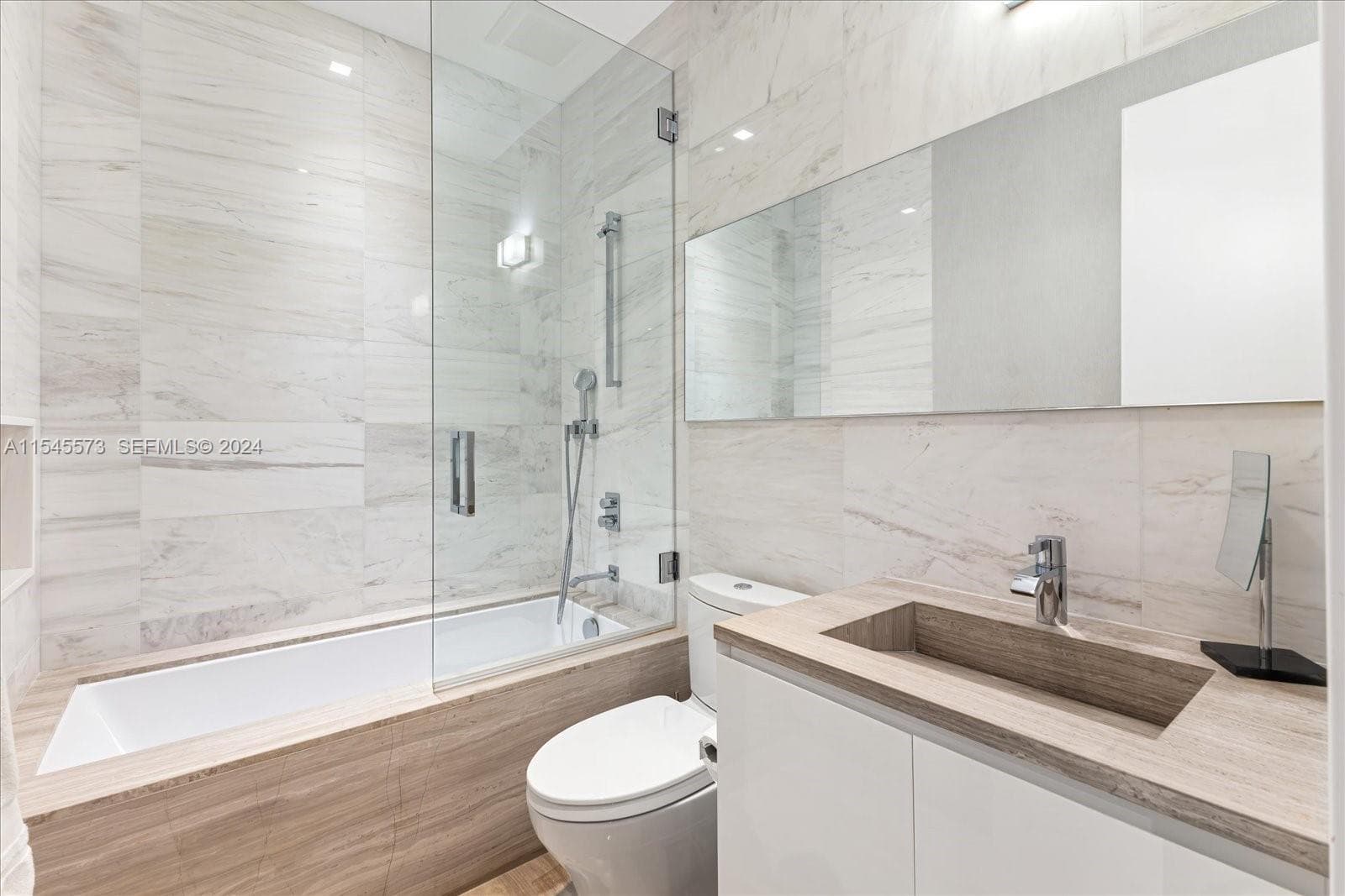 401 E Rivo Alto Dr photo 24