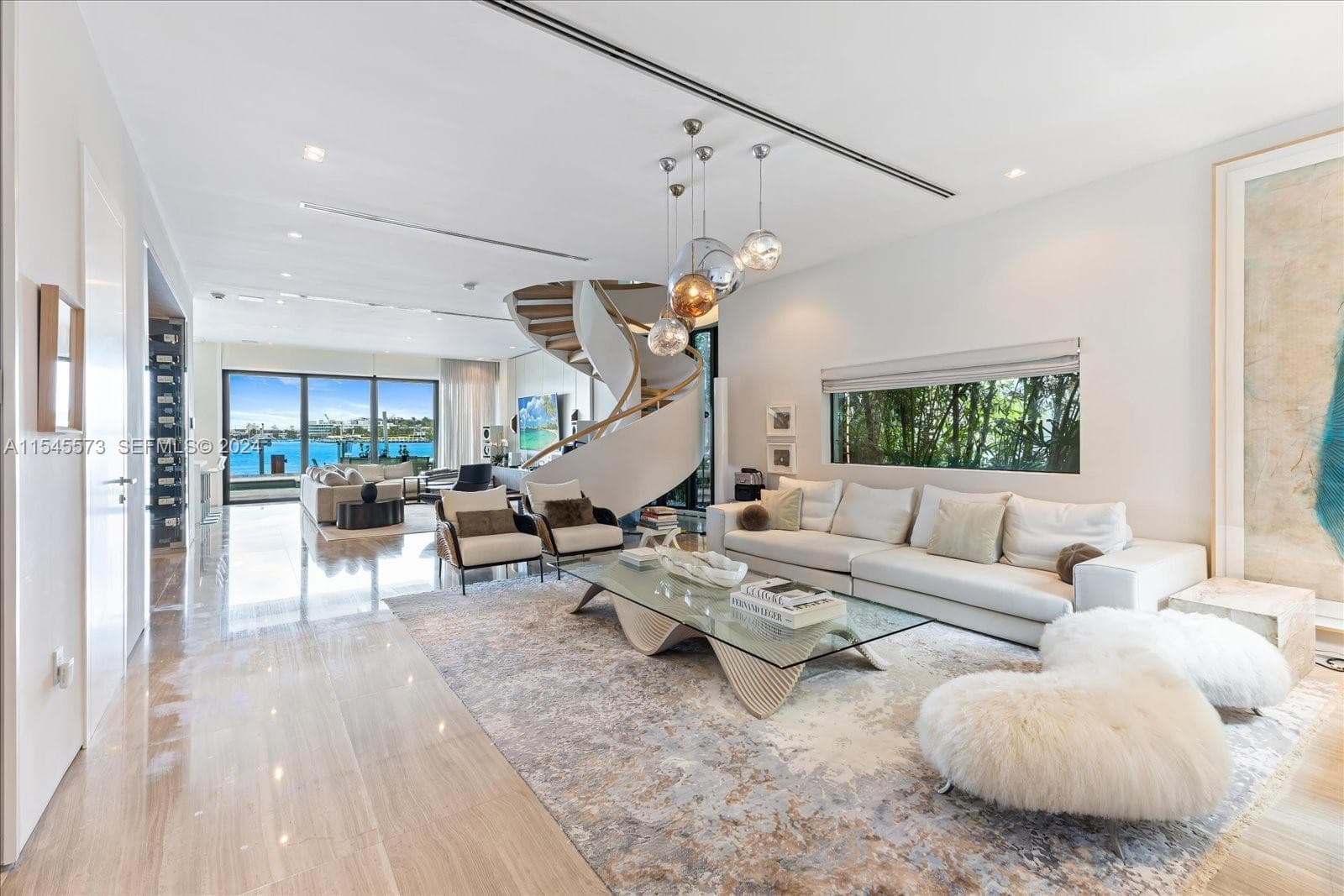 401 E Rivo Alto Dr photo 4