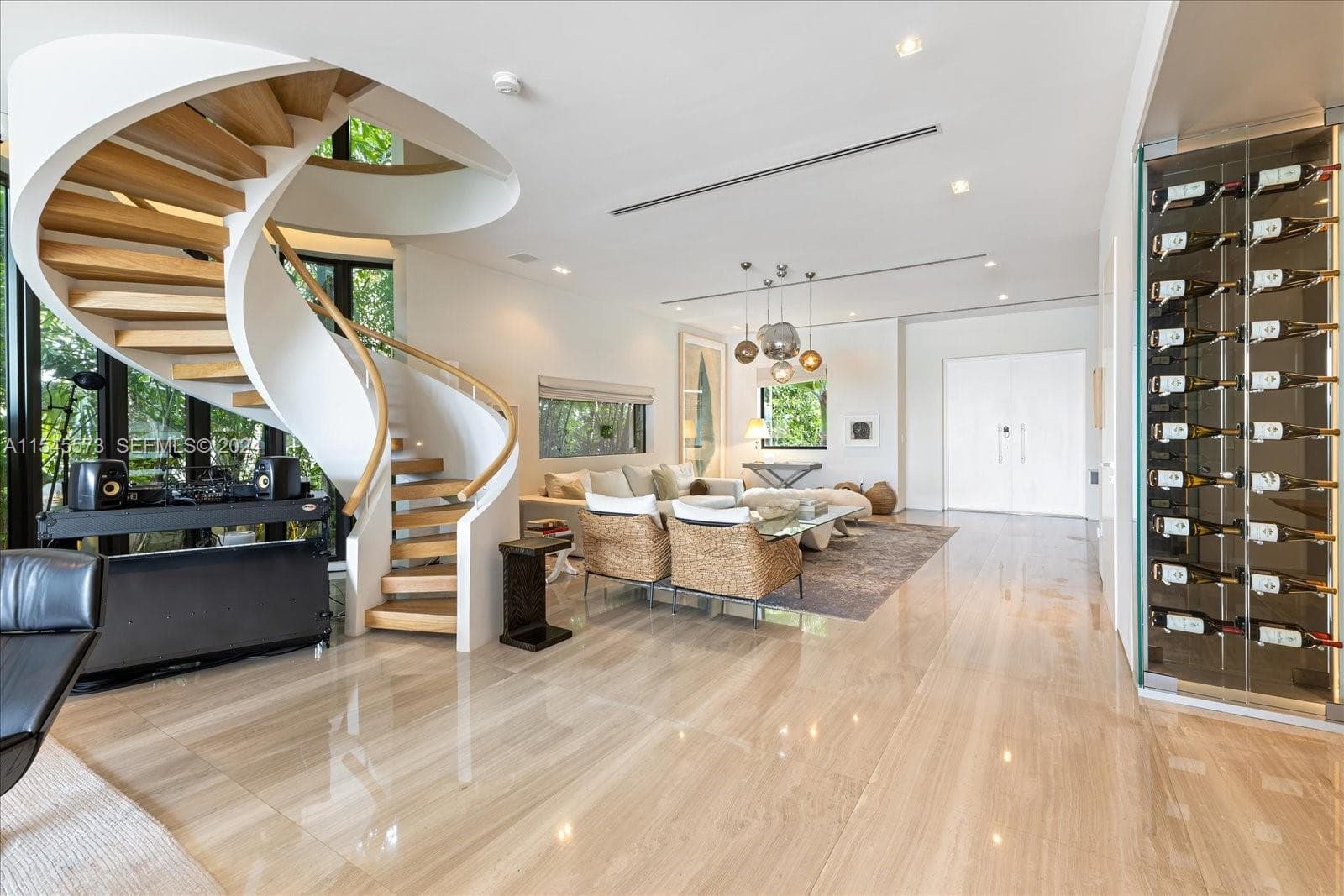 401 E Rivo Alto Dr photo 8
