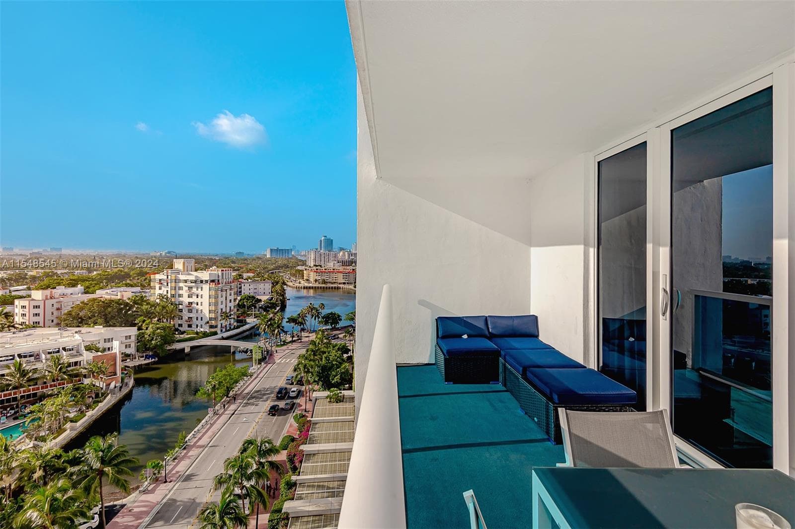 2301 Collins Ave 1230 photo 3
