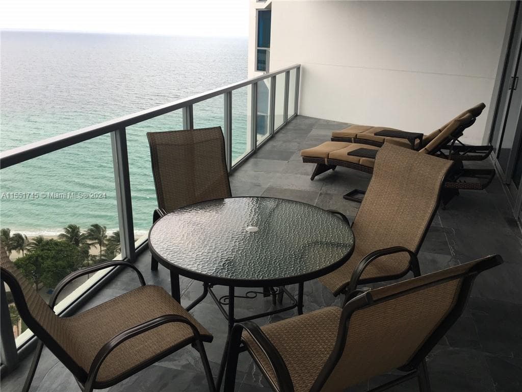 3101 S OCEAN DR 2003 photo 17