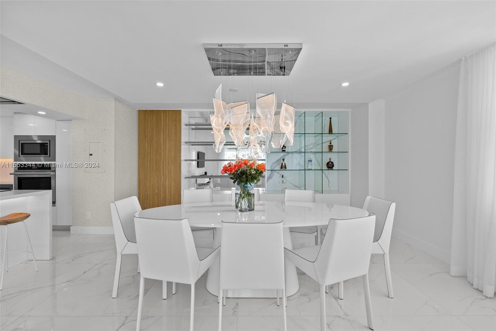 5151 Collins Ave 1527 photo 13