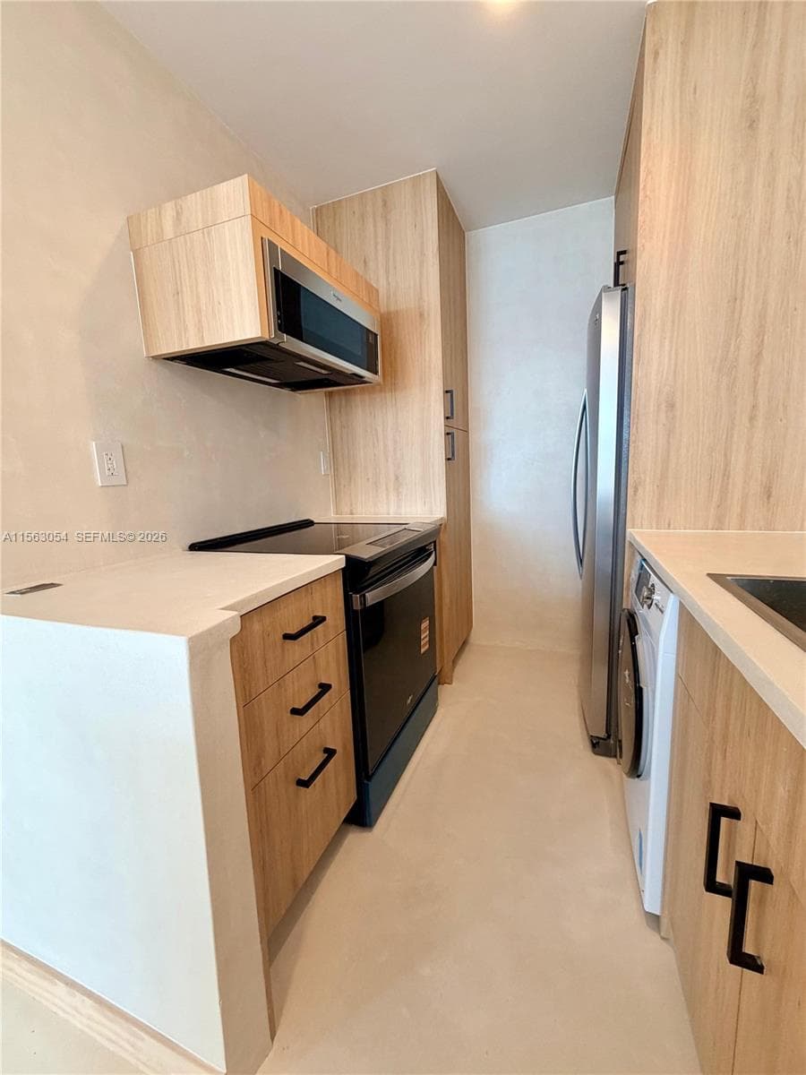 100 Lincoln Rd 1241 photo 7