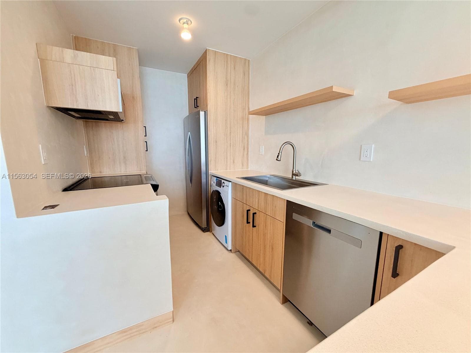 100 Lincoln Rd 1241 photo 4
