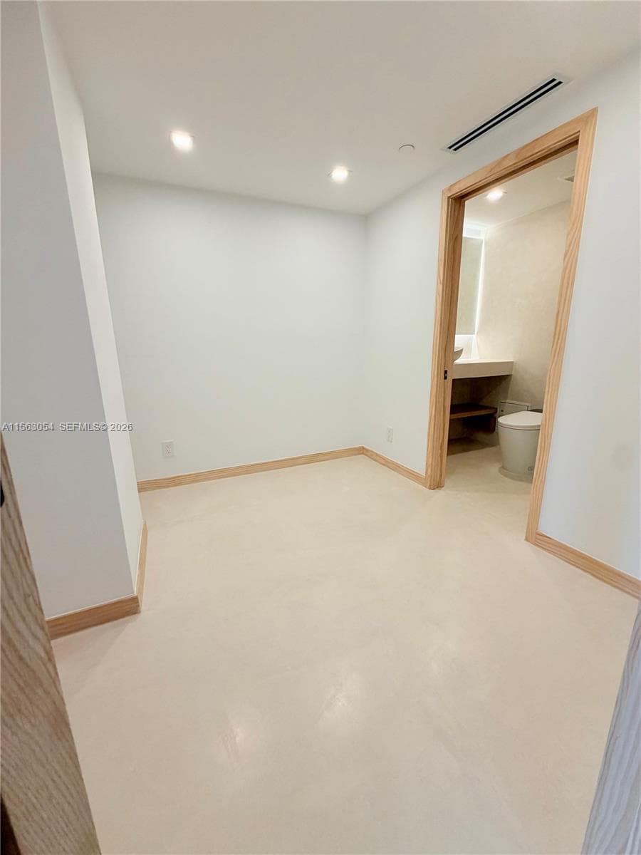 100 Lincoln Rd 1241 photo 8