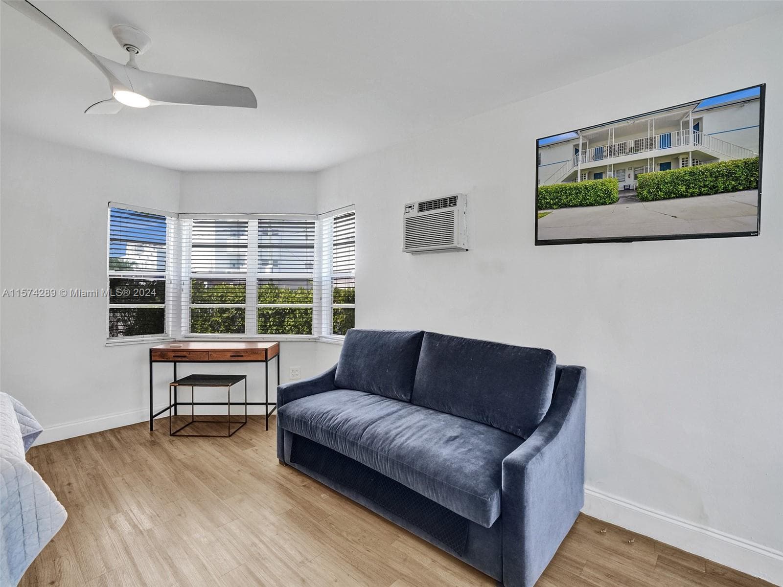 7143 Bonita Dr 1-4 photo 3