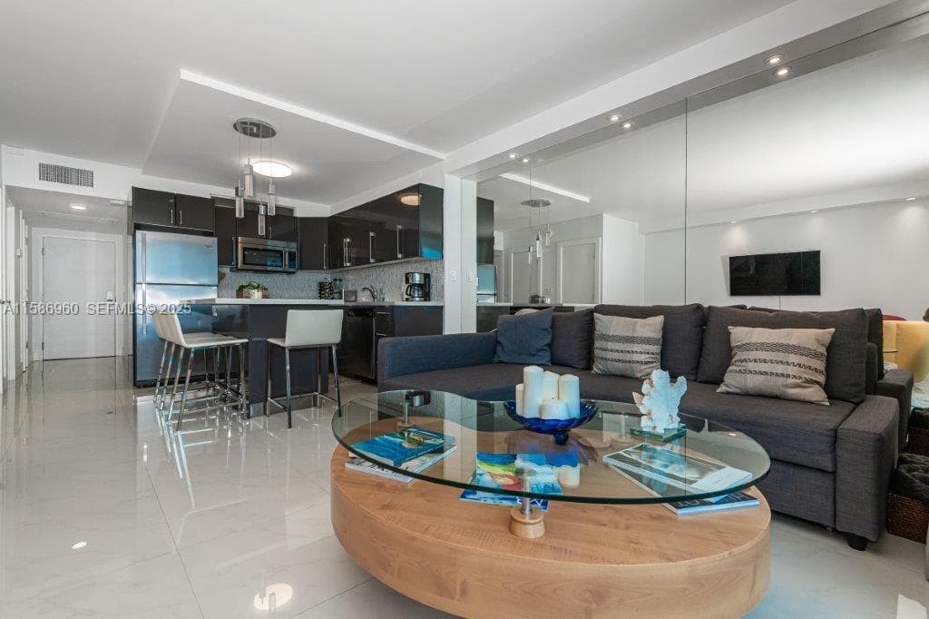 2301 Collins Ave 1111 photo 10