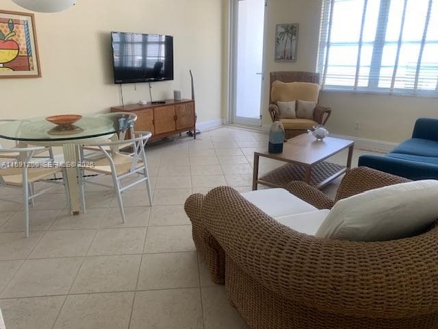100 Lincoln Rd 1434 photo 3