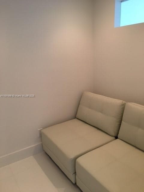 100 LINCOLN RD 711 photo 13