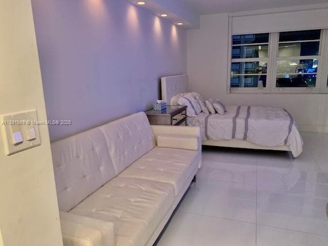 100 LINCOLN RD 711 photo 17
