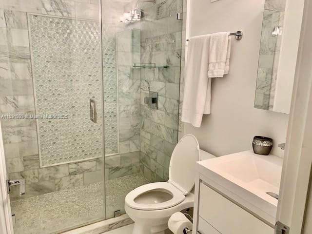 100 LINCOLN RD 711 photo 20