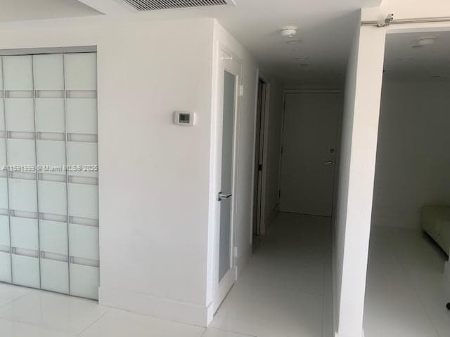 100 LINCOLN RD 711 photo 14