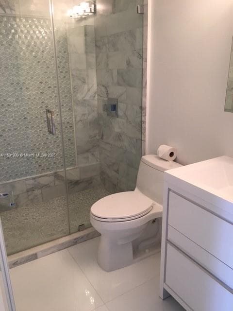100 LINCOLN RD 711 photo 19