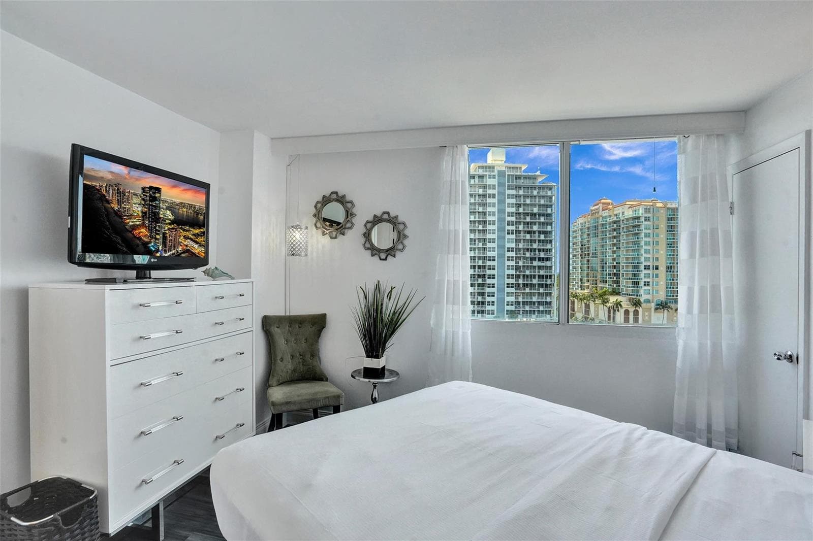 2670 E Sunrise Boulevard 726 photo 7