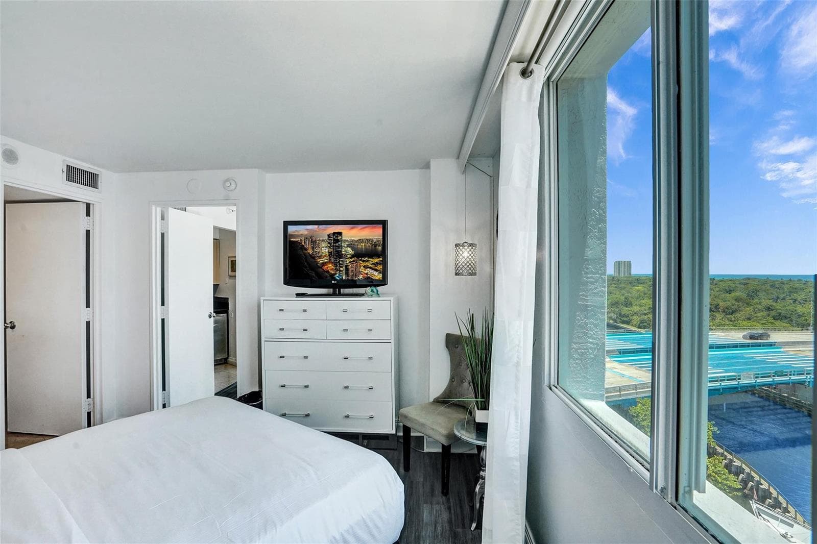 2670 E Sunrise Boulevard 726 photo 9