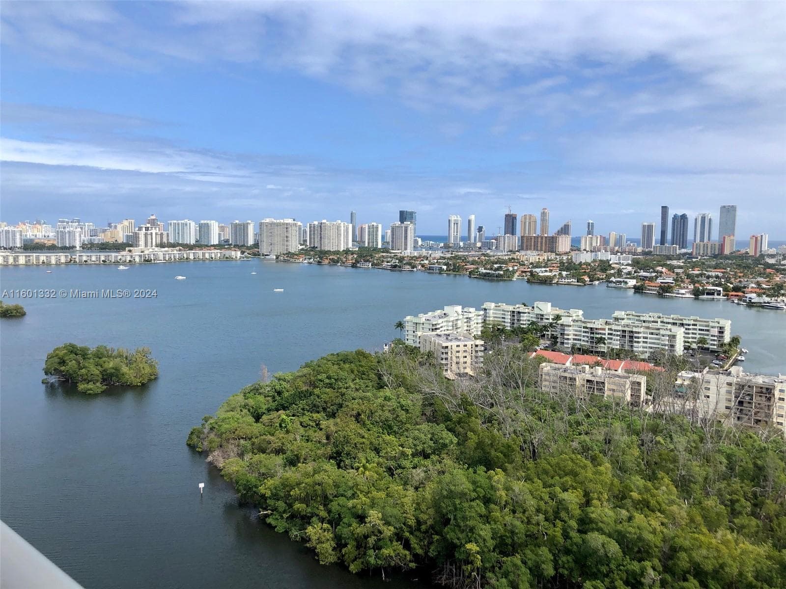16385 Biscayne Blvd 2421 photo 24