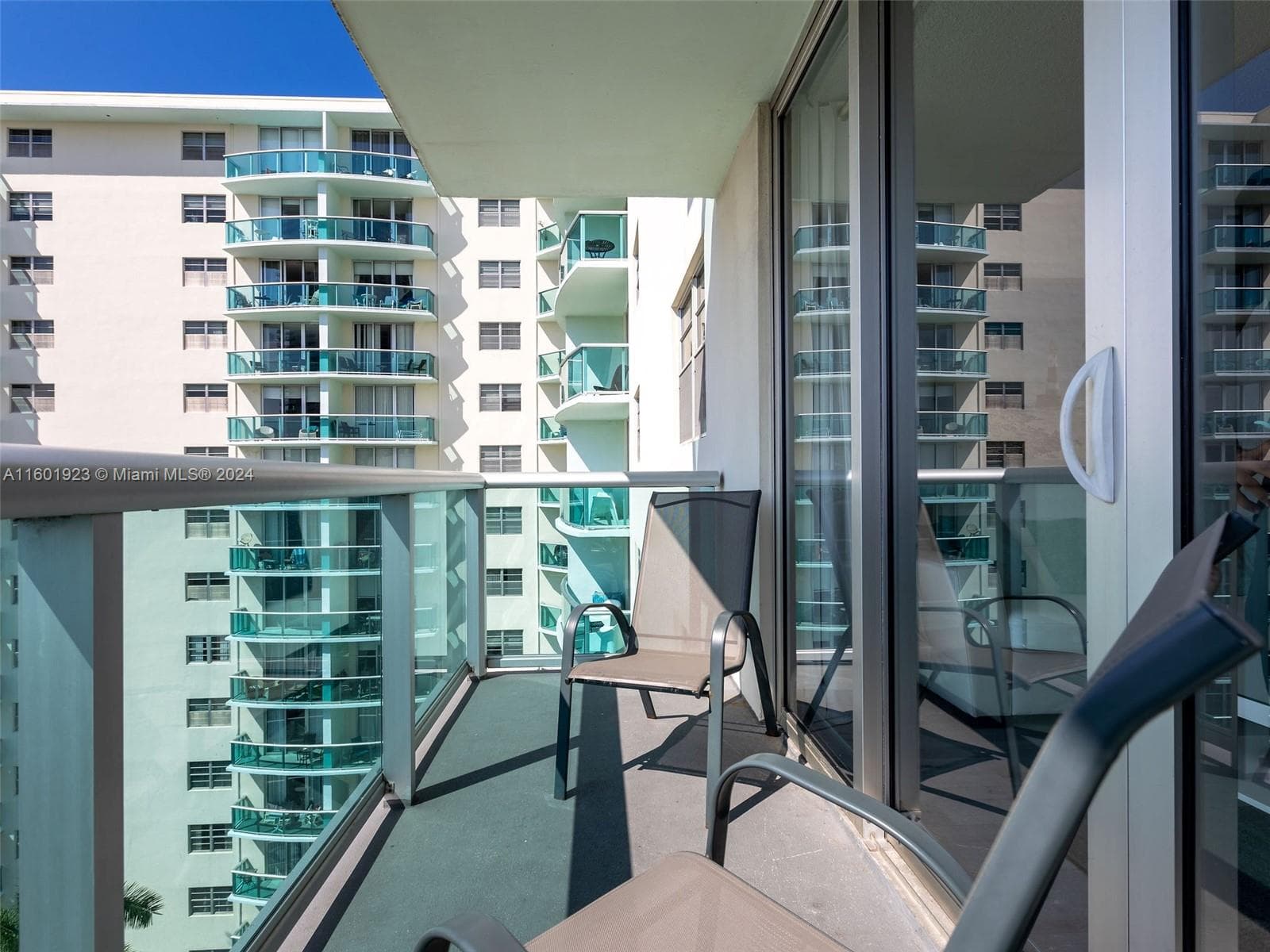 3901 S Ocean Dr 10P photo 23