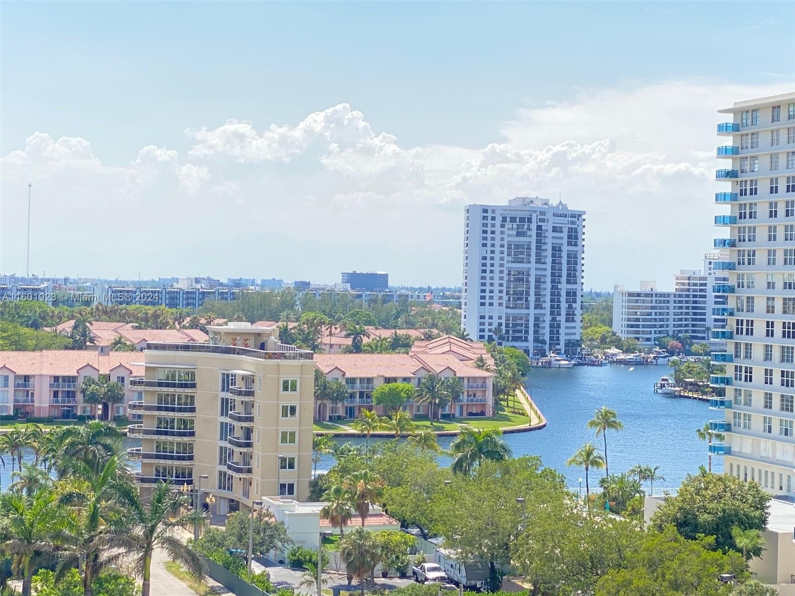 3901 S Ocean Dr 10P photo 2