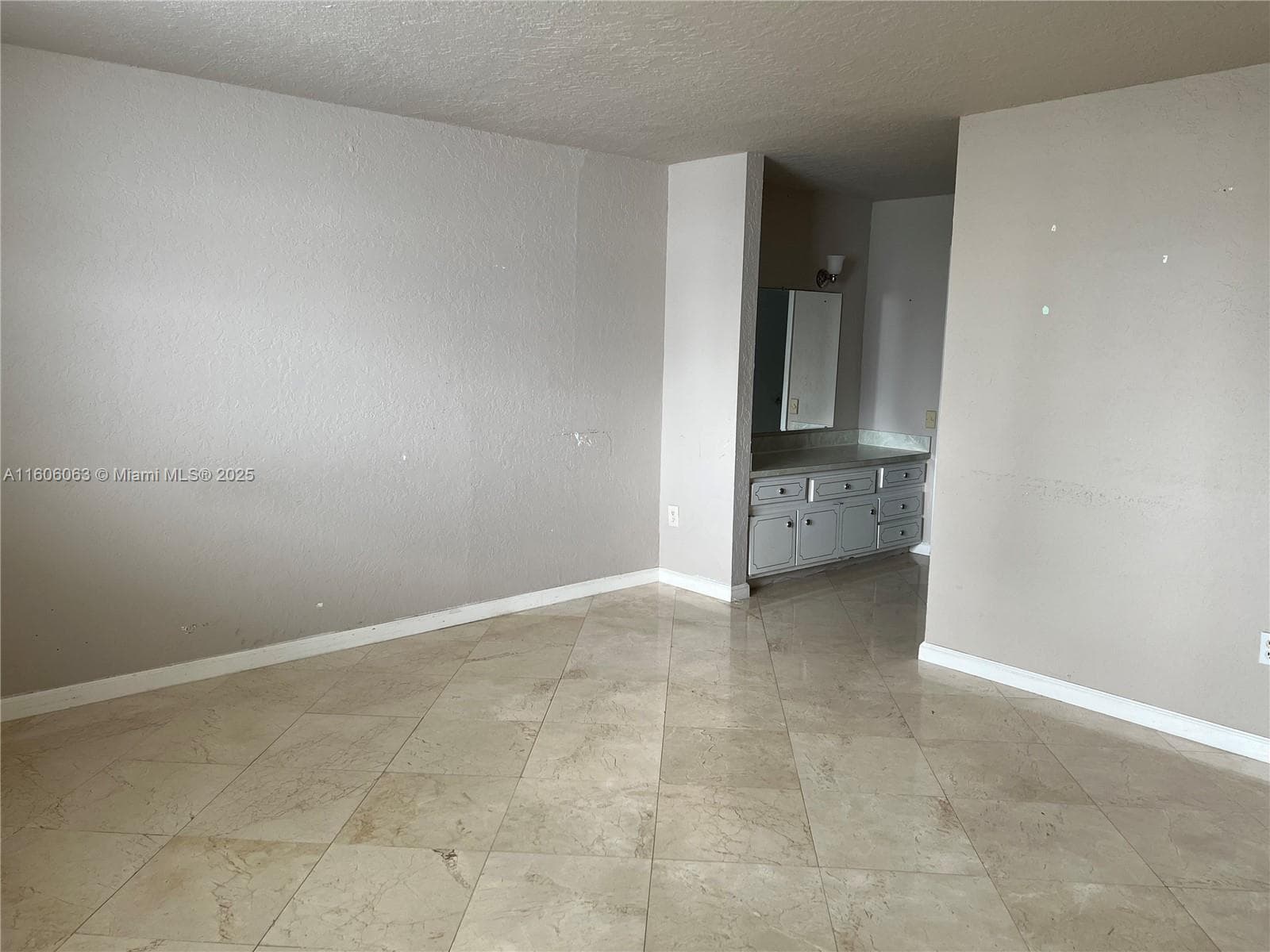 4000 NE 170th St 604 photo 13
