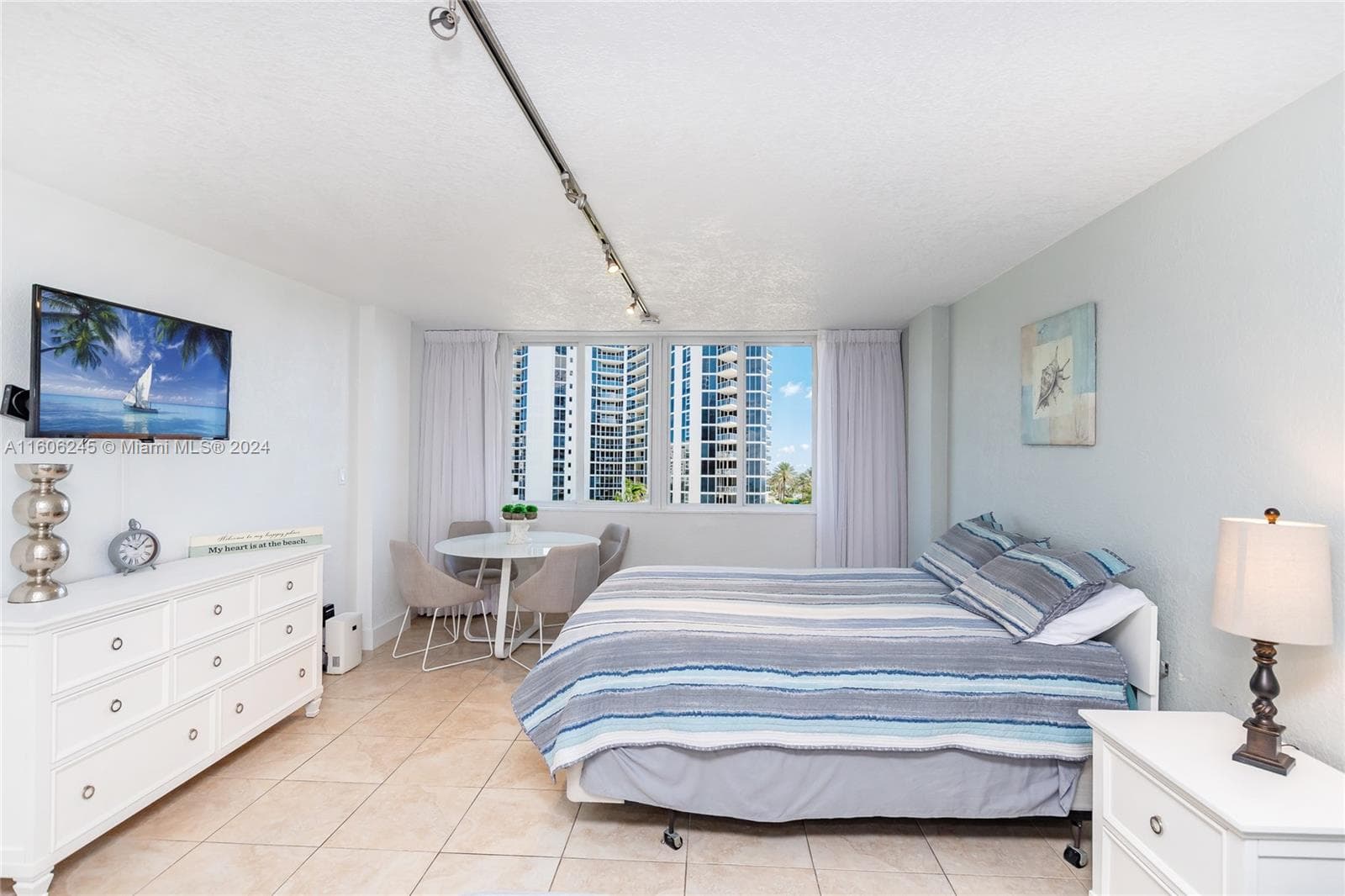 19201 Collins Ave(avlb 7/15/26) 318 photo 13