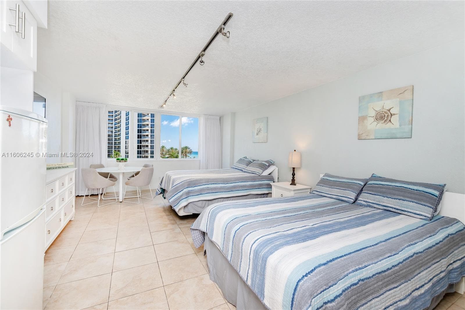 19201 Collins Ave(avlb 7/15/26) 318 photo 12