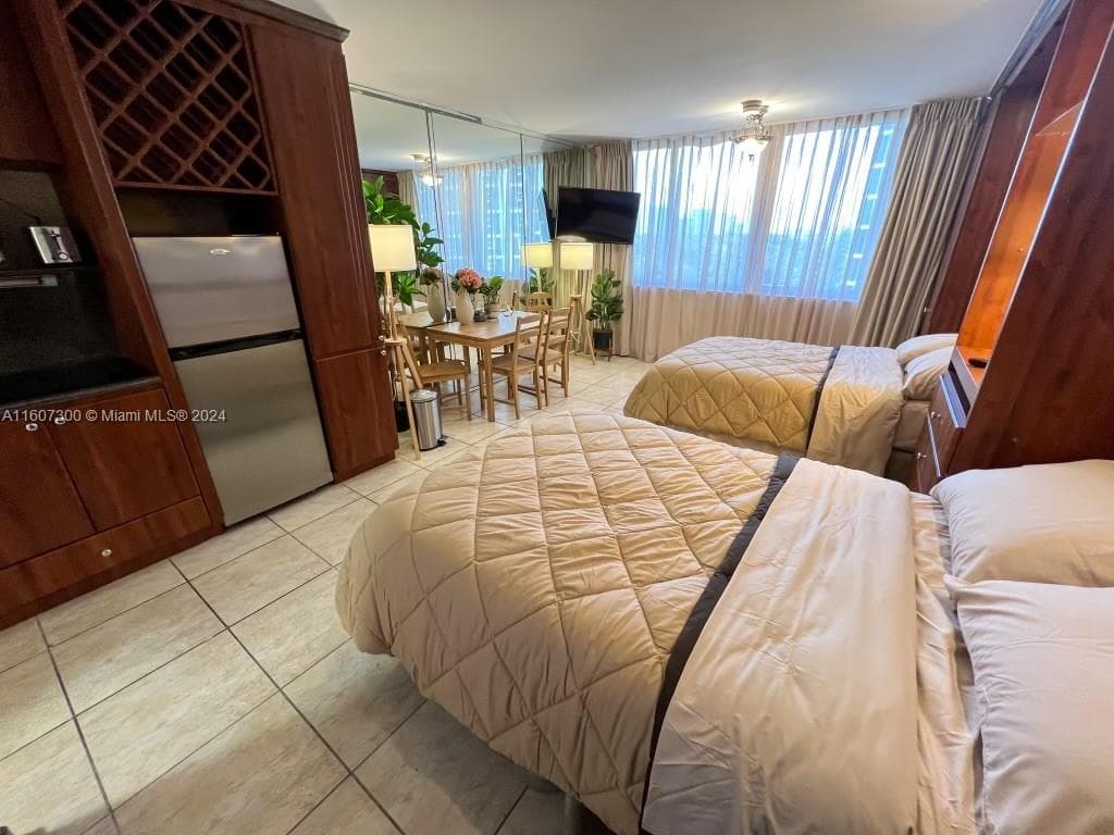 19201 Collins Ave 428 photo 3