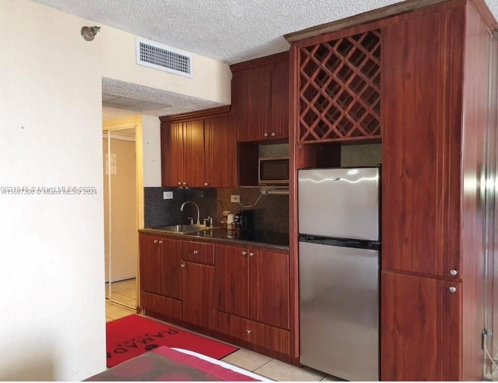 19201 Collins Ave 428 photo 1