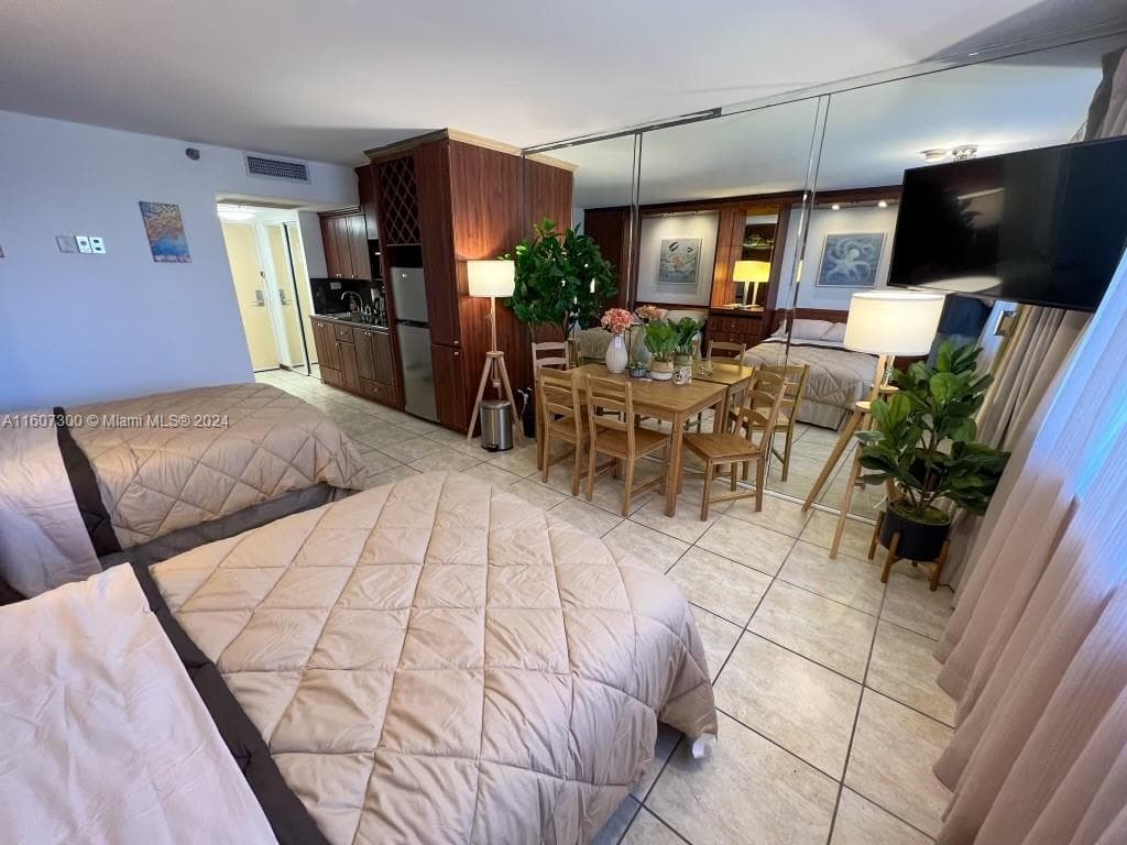 19201 Collins Ave 428 photo 5