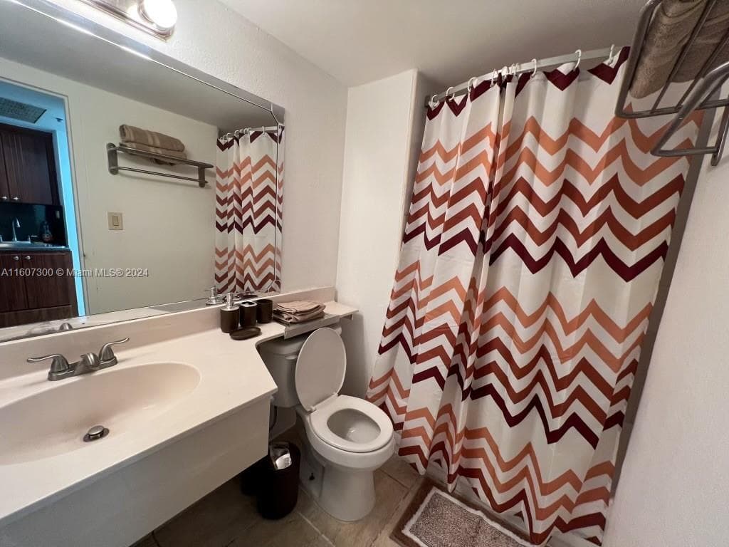 19201 Collins Ave 428 photo 10