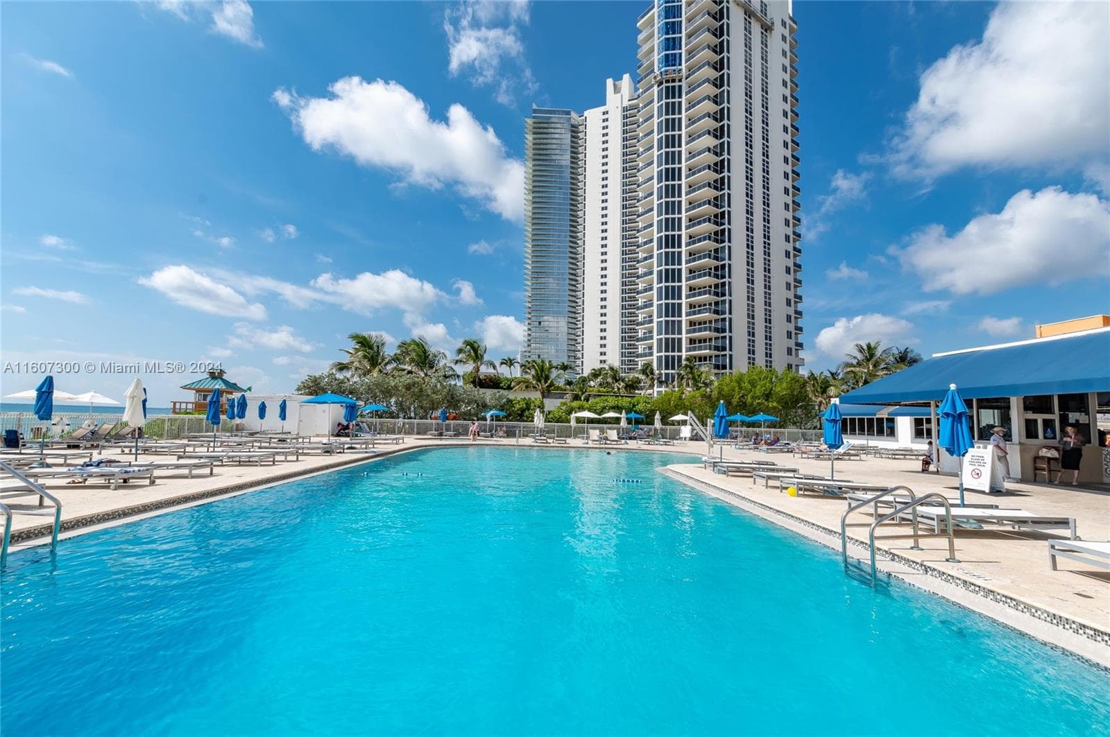19201 Collins Ave 428 photo 18