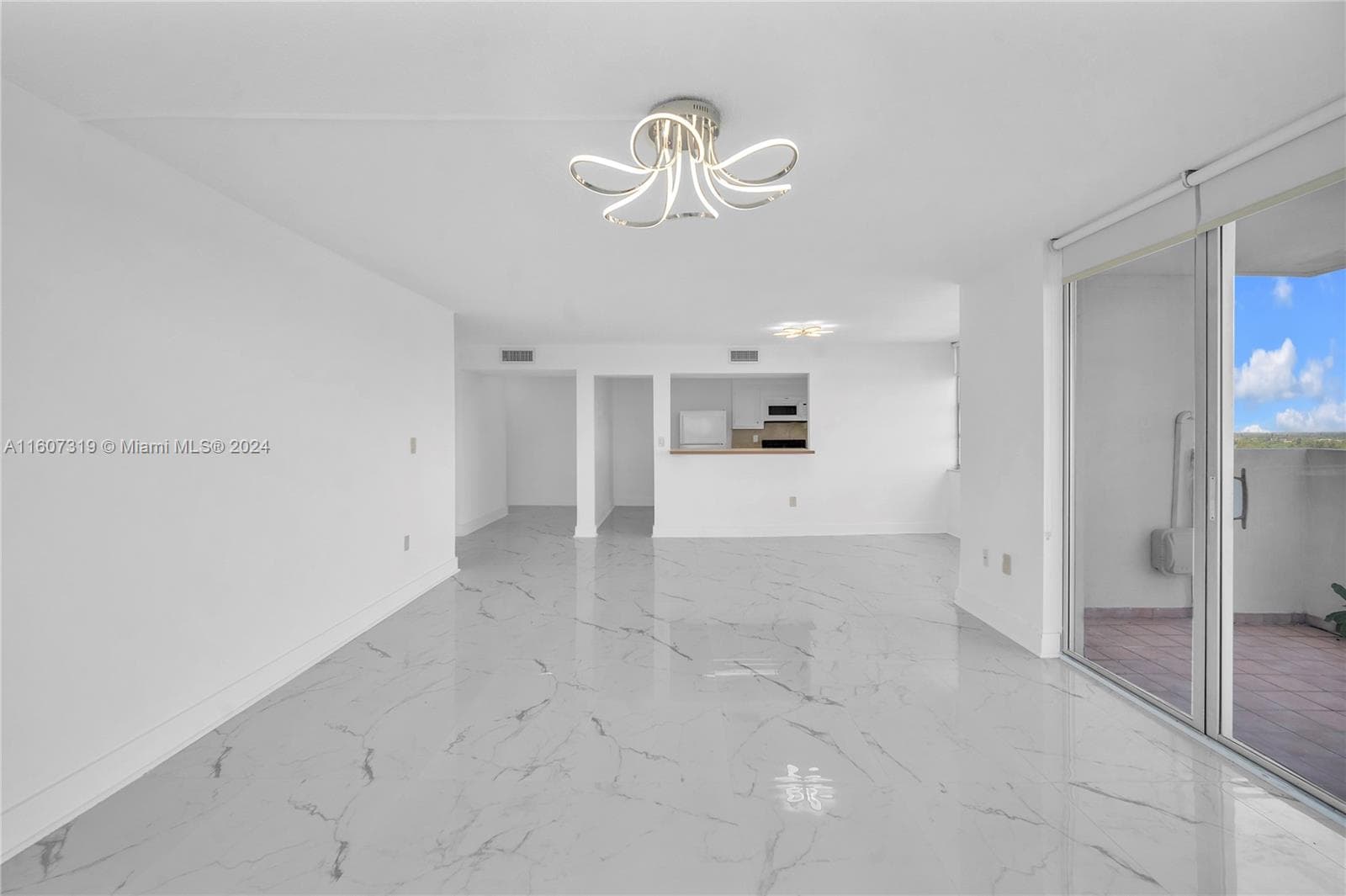 2780 NE 183rd St 1601 photo 7
