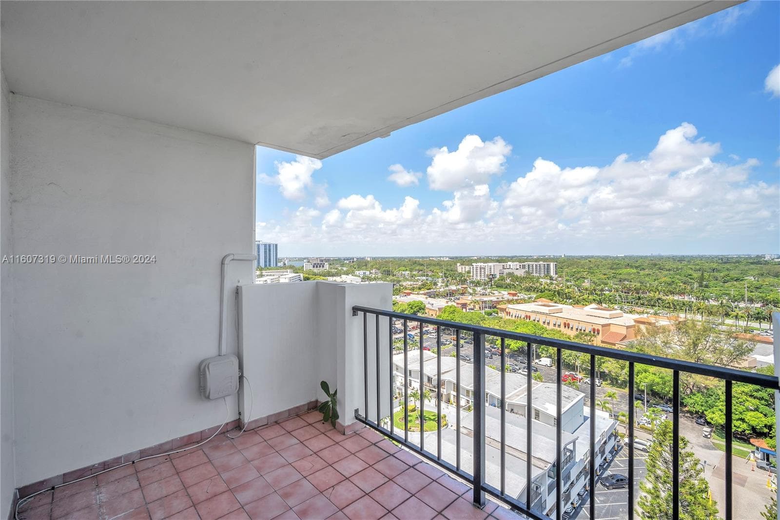 2780 NE 183rd St 1601 photo 20