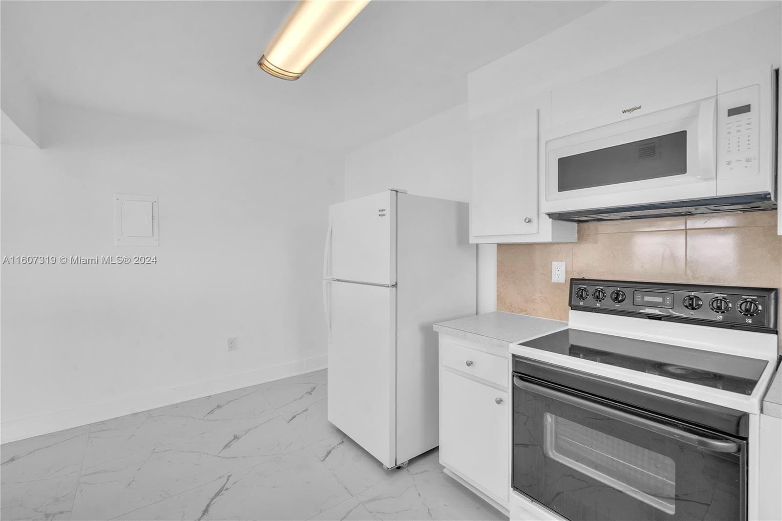 2780 NE 183rd St 1601 photo 11